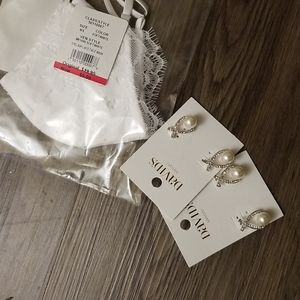 Bridal pearl earrings and lace mask